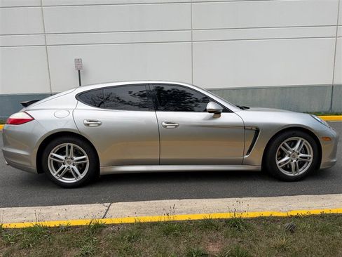 Used 2011 Porsche Panamera image 15