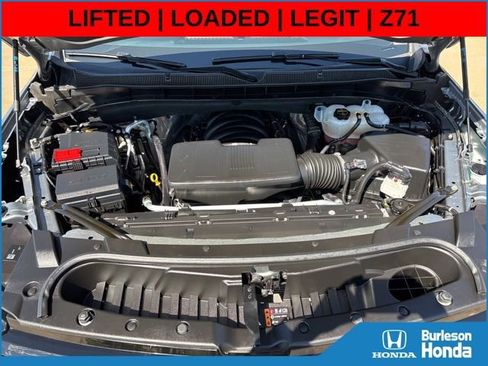 Used 2025 Chevrolet Suburban Z71 AWD/4WD image 23