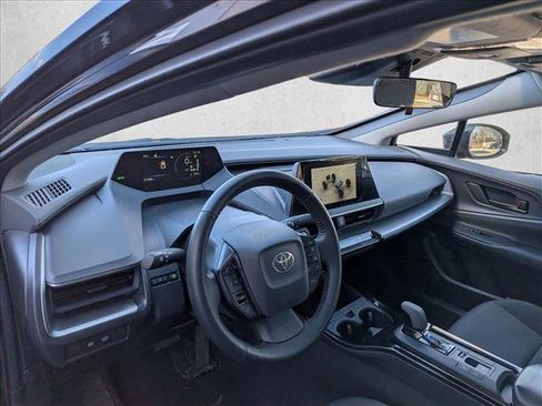 Used 2025 Toyota Prius LE image 9