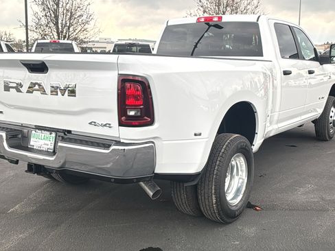 New 2026 RAM 3500 Big Horn AWD/4WD image 3
