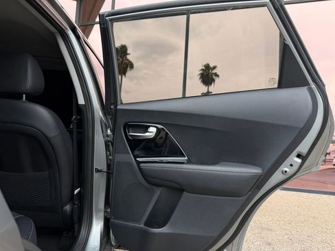 Used 2022 Kia Niro LXS image 51