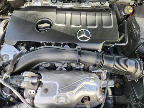 Certified 2022 Mercedes-Benz GLB 250 4MATIC image 33