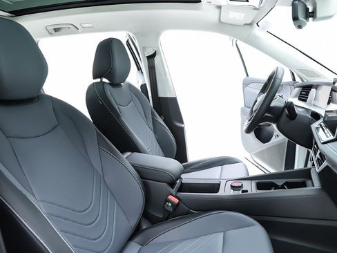 New 2026 Volkswagen Tiguan SE AWD/4WD image 75