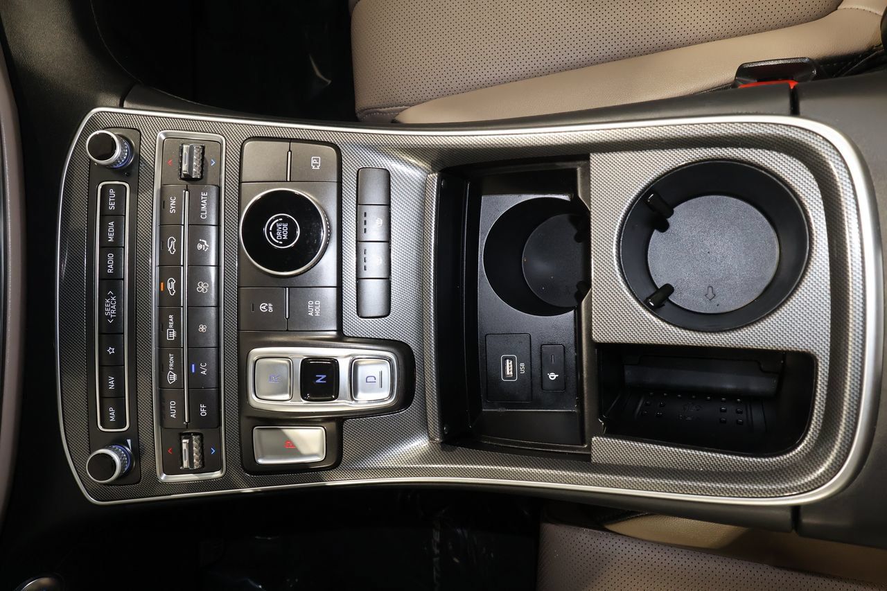 Used 2023 Hyundai Santa Fe SEL w/ Premium Package FWD image 15
