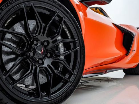 Used 2025 Chevrolet Corvette Z06 w/ Z07 Performance Package RWD image 5