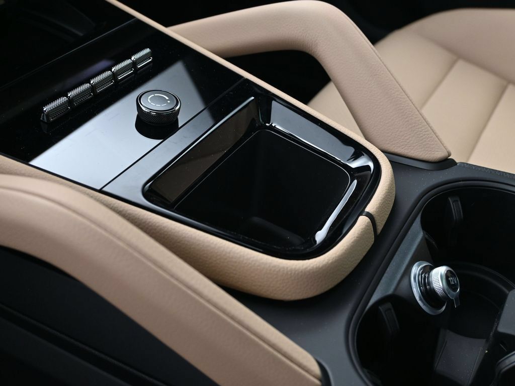 Certified 2026 Porsche Cayenne AWD/4WD image 25
