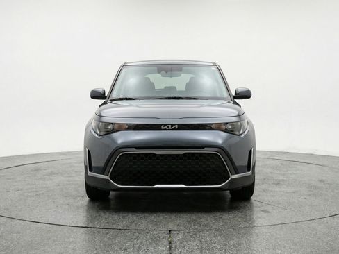 Used 2025 Kia Soul LX w/ LX Technology Package FWD image 2