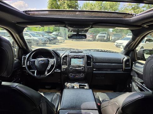 Used 2018 Ford Expedition Limited w/ Equipment Group 301A AWD/4WD image 11