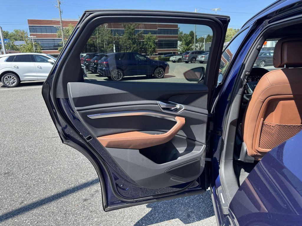 Used 2022 Audi e-tron Premium AWD/4WD image 26