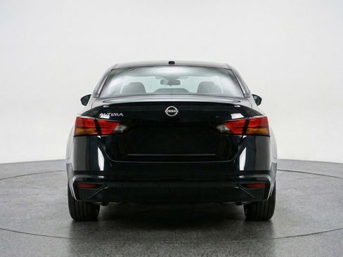 Used 2025 Nissan Altima 2.5 SV FWD image 7