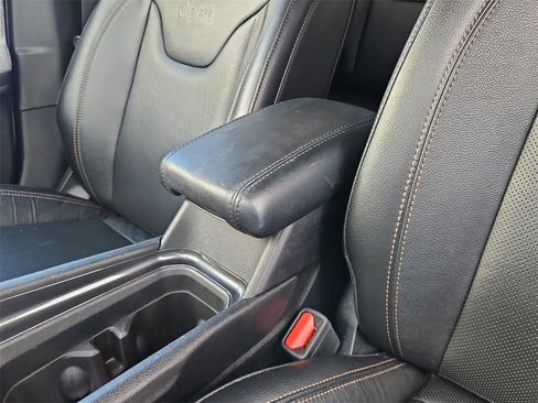 Used 2022 Jeep Compass Latitude image 11