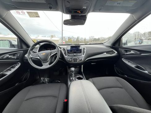 Used 2024 Chevrolet Malibu LT image 34