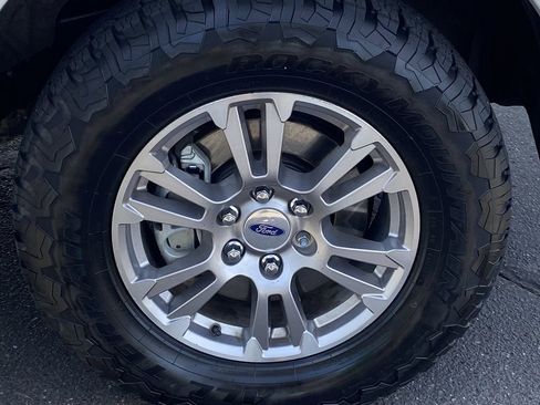 Used 2019 Ford F150 Lariat w/ Equipment Group 501A Mid image 8