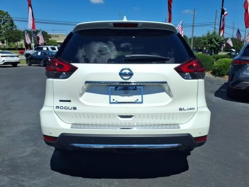 Used 2019 Nissan Rogue SL w/ Premium Package AWD/4WD image 2