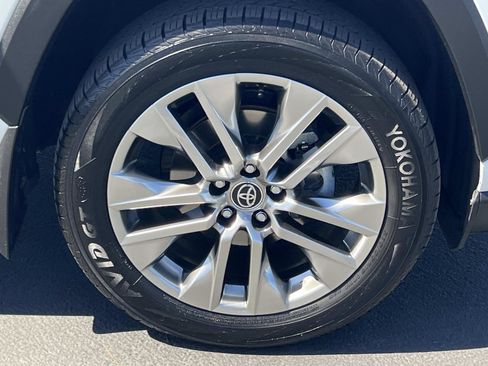 Used 2024 Toyota RAV4 XLE Premium image 28