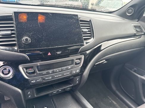 Used 2024 Honda Passport Black Edition image 4