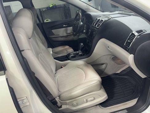 Used 2012 GMC Acadia Denali image 22