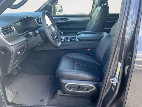 New 2025 Jeep Wagoneer Series II image 9