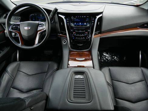 Used 2020 Cadillac Escalade Premium Luxury w/ Escalade Sport Edition AWD/4WD image 10