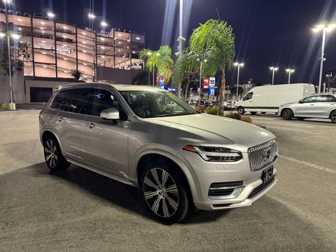 Used 2022 Volvo XC90 T8 Inscription w/ Advanced Package AWD/4WD image 4