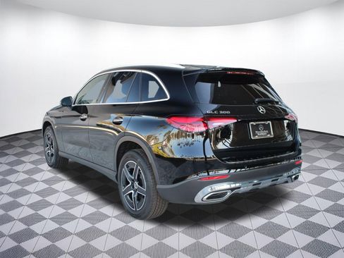 Used 2026 Mercedes-Benz GLC 300 image 3