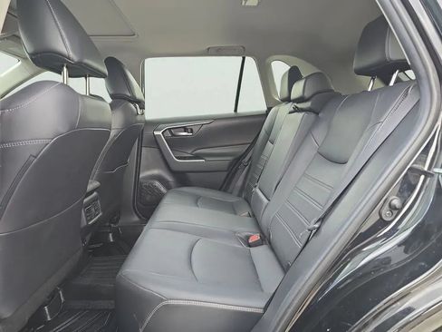 Used 2020 Toyota RAV4 XLE Premium FWD image 11