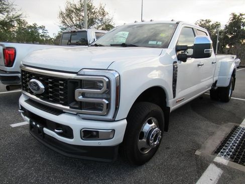 Used 2024 Ford F350 Limited image 2