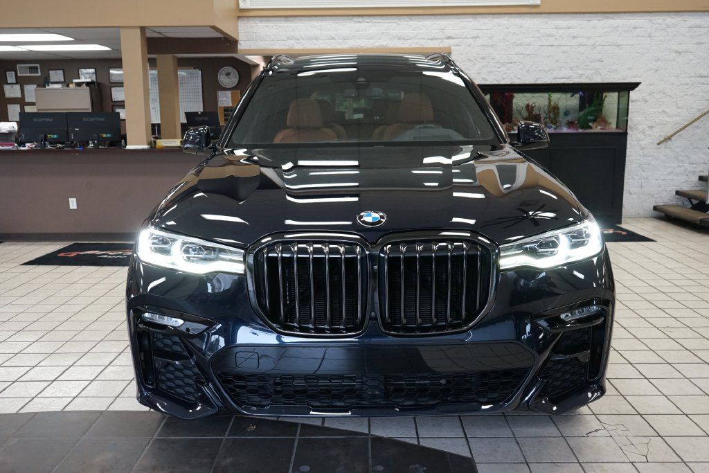Used 2022 BMW X7 xDrive40i w/ M Sport Package AWD/4WD image 23
