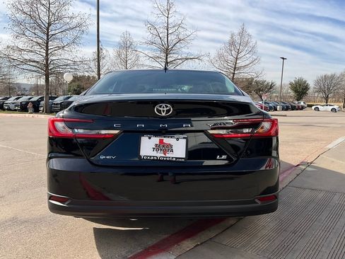 Used 2025 Toyota Camry LE image 7