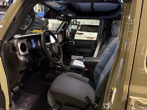 New 2026 Jeep Gladiator Sport image 9