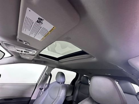 Used 2021 Toyota Sienna XLE image 25