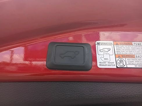 Used 2013 Toyota RAV4 Limited FWD image 17