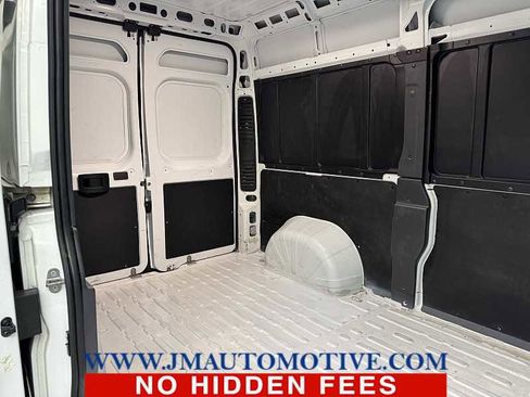 Used 2024 RAM ProMaster 2500 w/ Convenience Group FWD image 15