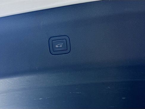 Used 2024 Buick Enclave Premium image 31