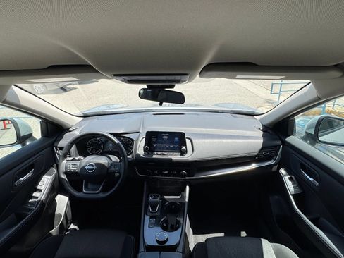 Used 2025 Nissan Rogue SV AWD/4WD image 34