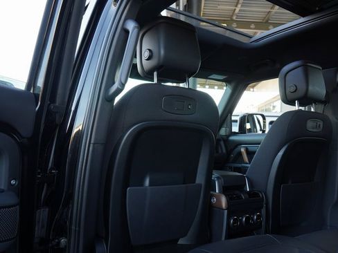 Used 2022 Land Rover Defender 110 X image 25