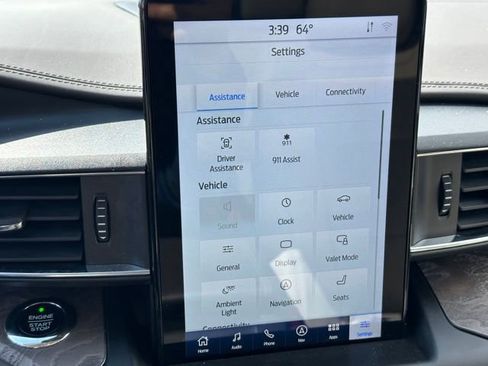 Used 2020 Ford Explorer Platinum w/ Premium Technology Package AWD/4WD image 30