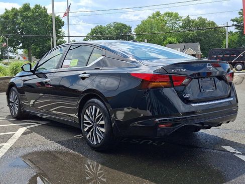 Used 2023 Nissan Altima 2.5 SV FWD image 4