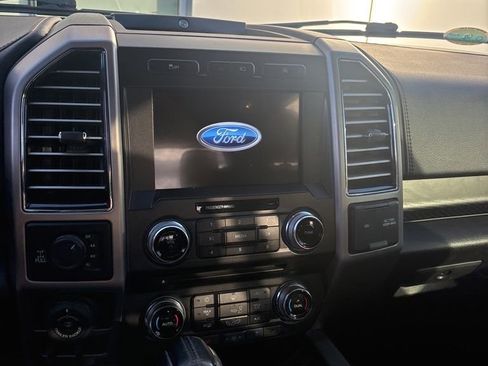 Used 2018 Ford F150 Platinum w/ Equipment Group 701A Luxury image 11