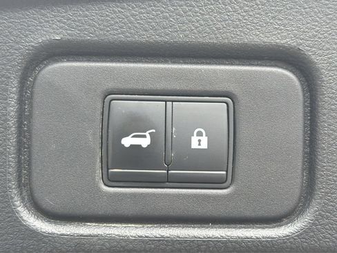 Used 2022 Nissan Pathfinder SL w/ Lighting Package (N92) AWD/4WD image 27