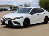 Used 2022 Toyota Camry SE image 3