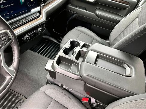 Used 2022 Chevrolet Silverado 1500 LT AWD/4WD image 20