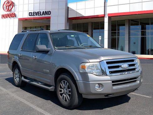 Used 2008 Ford Expedition XLT image 2