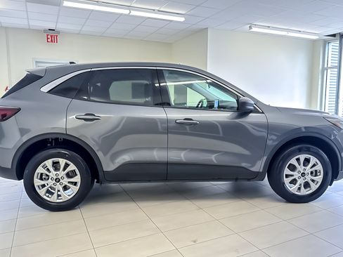 Certified 2024 Ford Escape Active AWD/4WD image 3