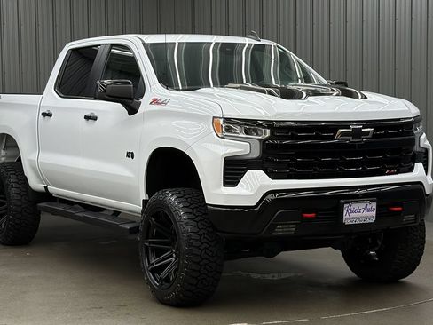 Used 2025 Chevrolet Silverado 1500 LT Trail Boss w/ Convenience Package II AWD/4WD image 7