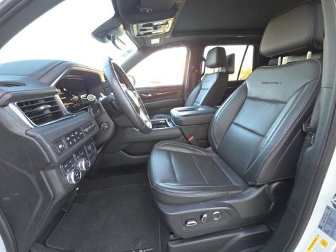 Used 2024 GMC Yukon Denali w/ Denali Reserve Package image 10