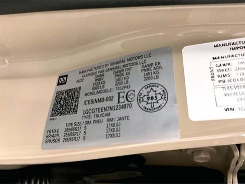 Used 2022 Chevrolet Colorado ZR2 w/ ZR2 Dusk Special Edition image 34