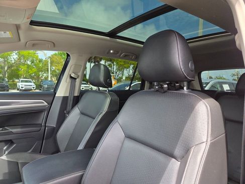 Used 2021 Volkswagen Atlas SE w/ Panoramic Sunroof Package FWD image 24