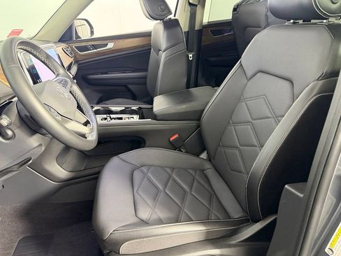 Used 2024 Volkswagen Atlas SE FWD image 22