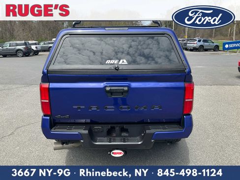 Used 2024 Toyota Tacoma TRD Off-Road image 4
